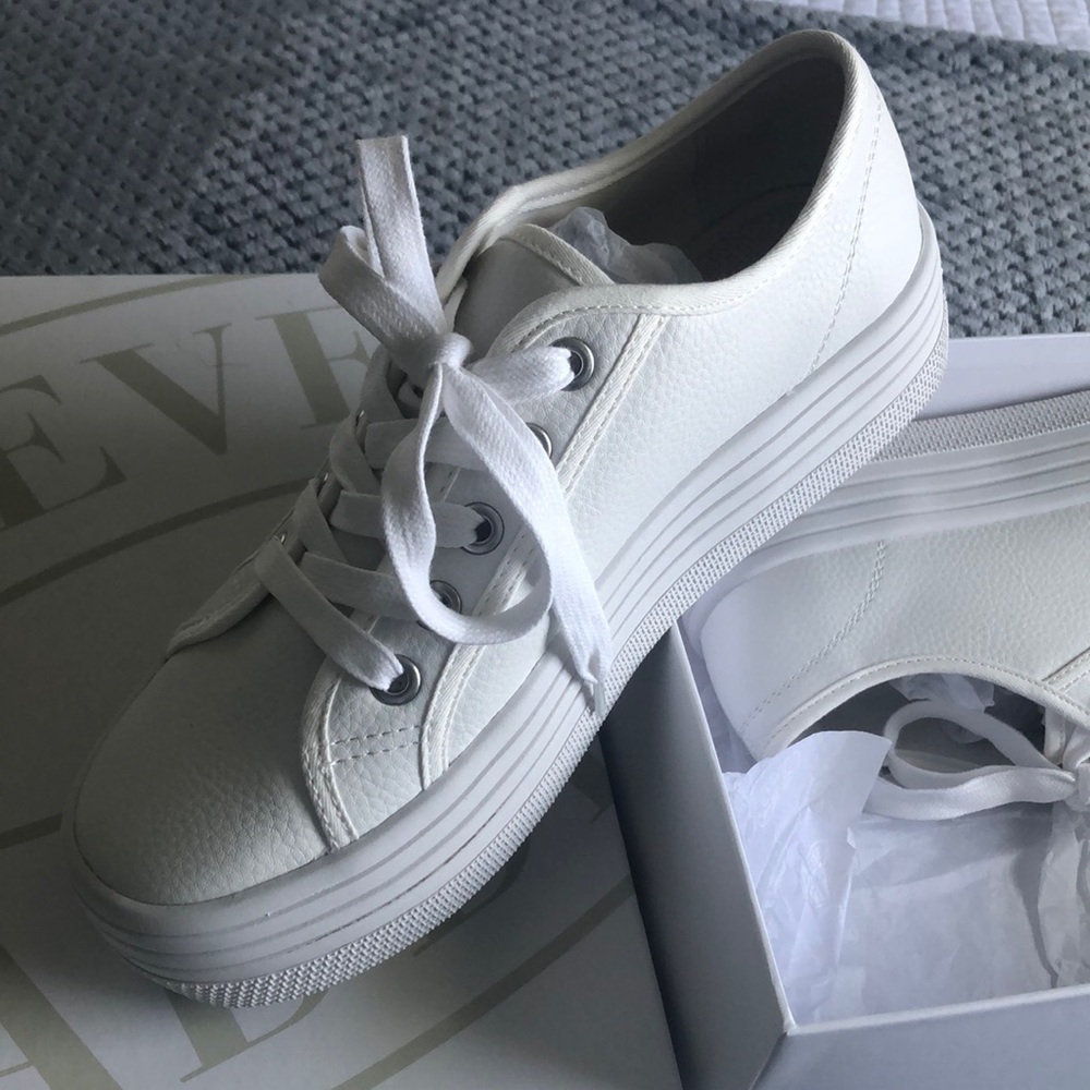 Steve Madden BOBBI30 White Sneaker 8